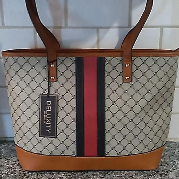 Deluxity Los Angeles Bag. NWT - Picture 2 of 13